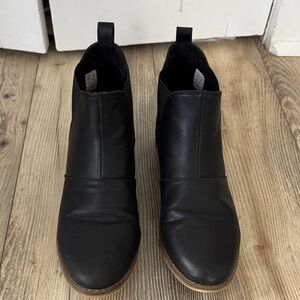 Women’s Rocket Dog shirt boots. Black. Size 10.